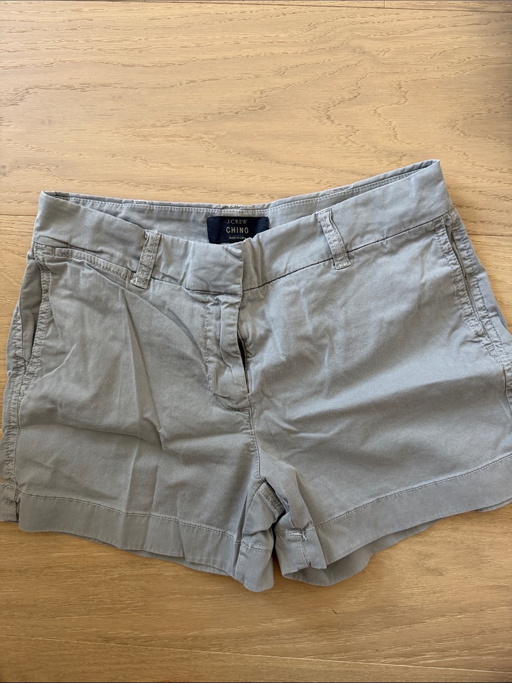 J. Crew Women's Chino Shorts in Light Gray, Sz 2